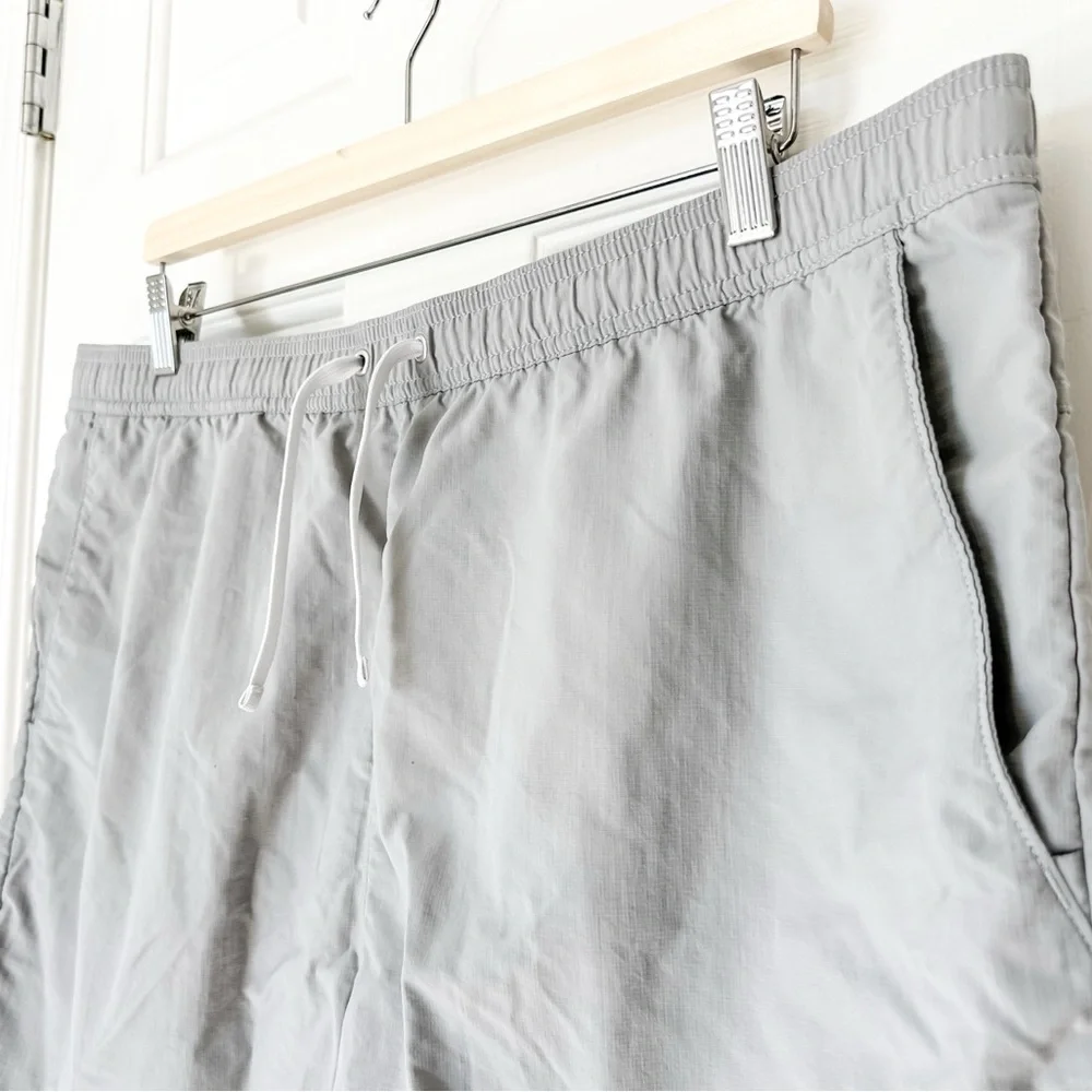 The North Face Men's Light Gray Shorts - Size XLarge